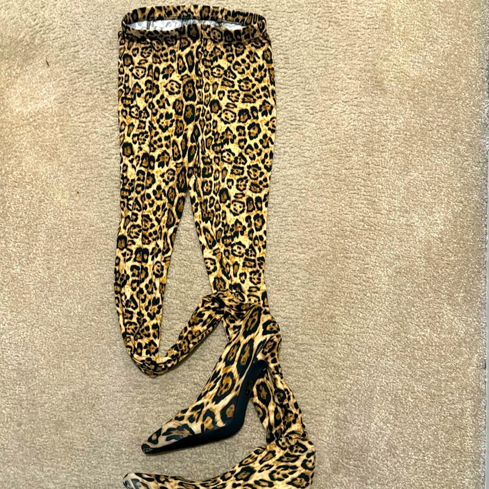 Booted leggings